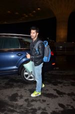 Varun Dhawan leave for Bulgaria for Dilwale shoot in Mumbai Airport on 24th June 2015